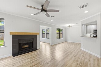 2326 Dowd Ln in Austin, TX - Building Photo - Building Photo