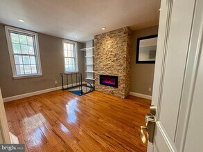 341 S 12th St in Philadelphia, PA - Building Photo - Building Photo