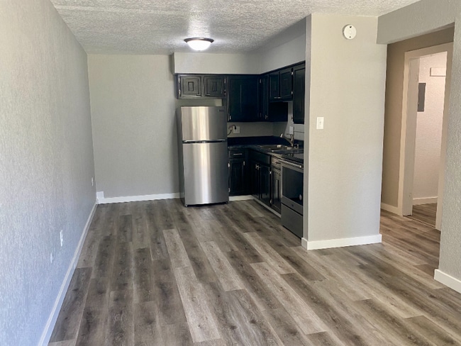 1131 Spencer St in Grinnell, IA - Foto de edificio - Building Photo