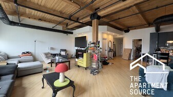 411 S Sangamon St, Unit 6D in Chicago, IL - Building Photo