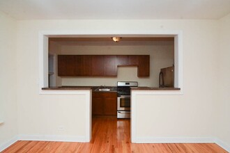 1104 W Wellington in Chicago, IL - Building Photo - Building Photo
