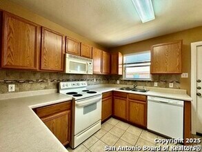 10726 S Shaenridge in San Antonio, TX - Building Photo - Building Photo