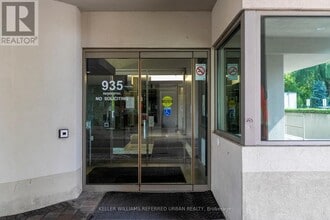 935 Sheppard Ave W in Toronto, ON - Building Photo - Building Photo