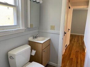 23 Turner St, Unit 2 in Portland, ME - Foto de edificio - Building Photo