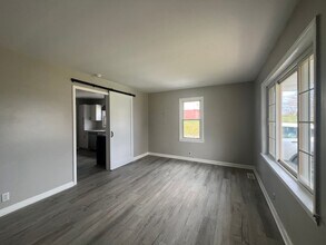 1005 N Barton St in Johnson City, TN - Building Photo - Building Photo