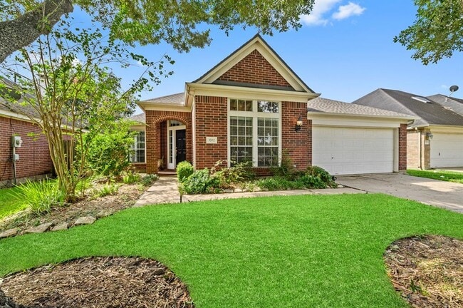 property at 3702 Glenhill Dr