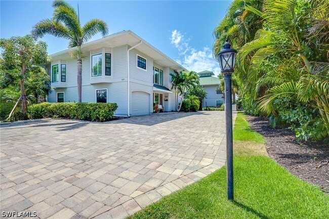 property at 392 7th Ave S