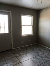 150 W Blue Jay Rd in Louisville, KY - Building Photo - Building Photo