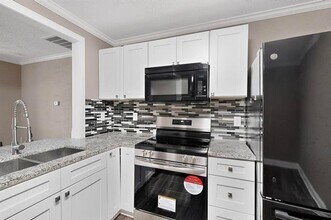 2200 E Trinity Mls Rd in Carrollton, TX - Building Photo - Building Photo