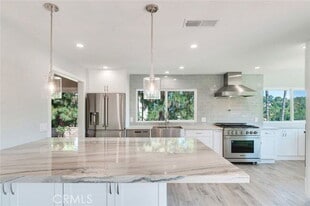 11761 Highview Dr in Santa Ana, CA - Building Photo