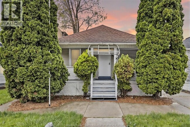 609 St Joseph St in Windsor, ON - Building Photo - Building Photo