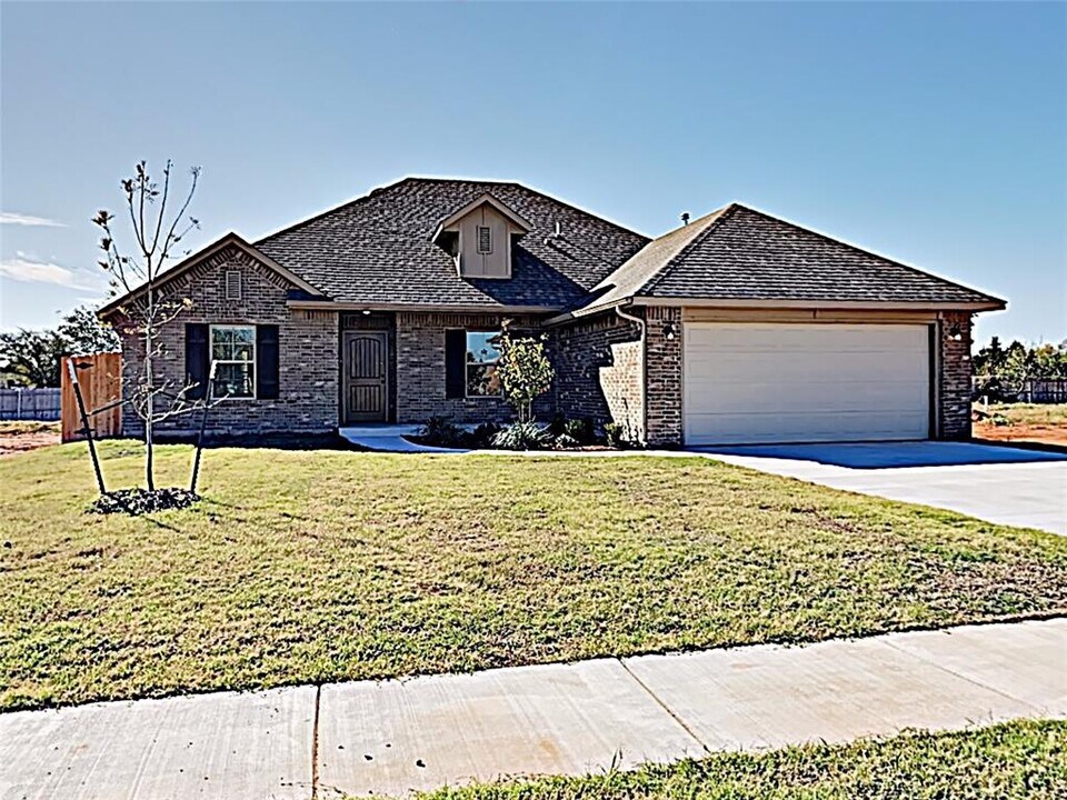 1712 W Zachary Way in Mustang, OK - Building Photo