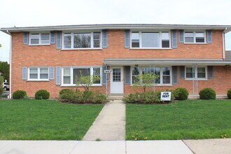 14437 S Ravinia Ave in Orland Park, IL - Foto de edificio - Building Photo