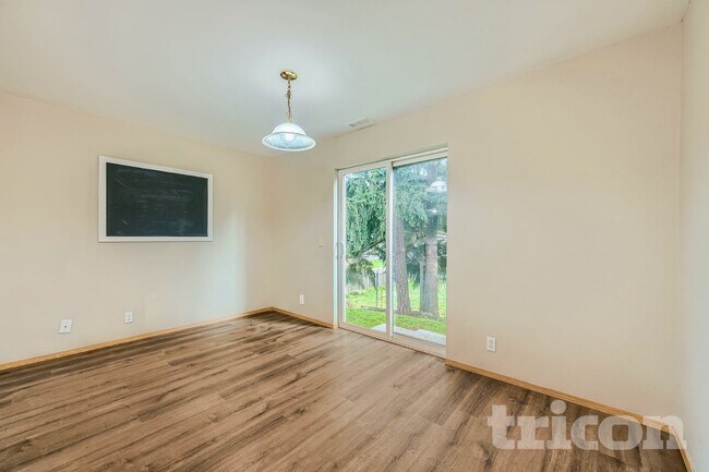 10508 196th St Ct E in Graham, WA - Foto de edificio - Building Photo