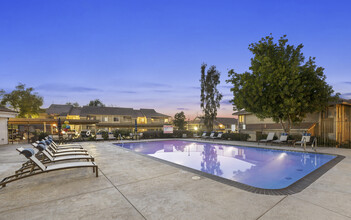 Rancho Hills in Vista, CA - Building Photo - Building Photo