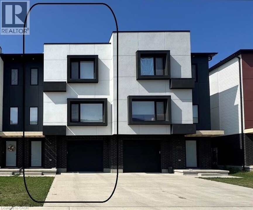 3547 Emily Carr Lane in London, ON - Building Photo