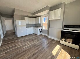 107 Hamilton St in Hartford, CT - Building Photo