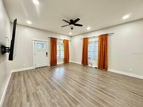 1216 E Chelsea St in Tampa, FL - Building Photo - Building Photo