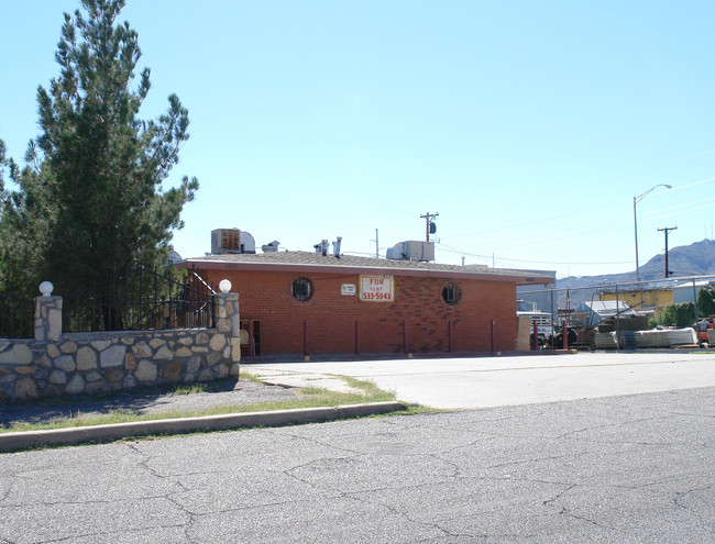 4008 Leavell Ave in El Paso, TX - Building Photo - Building Photo