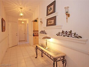 322 Melrose Pl in Naples, FL - Foto de edificio - Building Photo