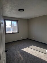 812 E 5th St, Unit #2 in Canton, SD - Building Photo - Building Photo