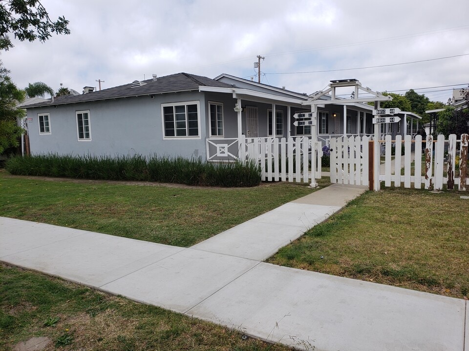 8836 Ramsgate Ave, Unit 8836 in Los Angeles, CA - Building Photo