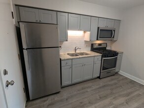 9216 Seymour Ave in Schiller Park, IL - Building Photo - Building Photo