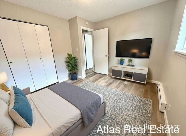 property at 2112 Friendship Pl