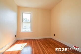 86 Easton St, Unit 3 in Boston, MA - Foto de edificio - Building Photo