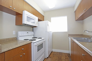 Villa Marina Apartments in Galveston, TX - Building Photo