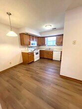 10207 E 63rd Ter, Unit C in Raytown, MO - Foto de edificio - Building Photo