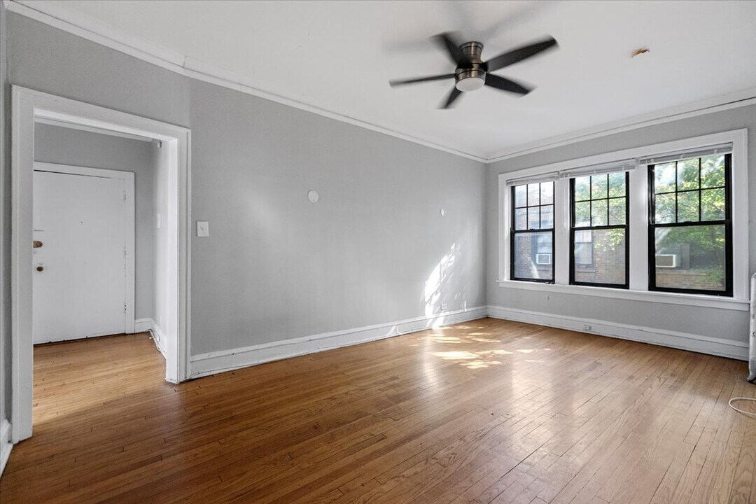 3610 N Claremont Ave, Unit L3 in Chicago, IL - Foto de edificio