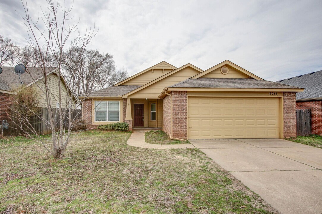 16052 S 83rd E Ave in Bixby, OK - Building Photo