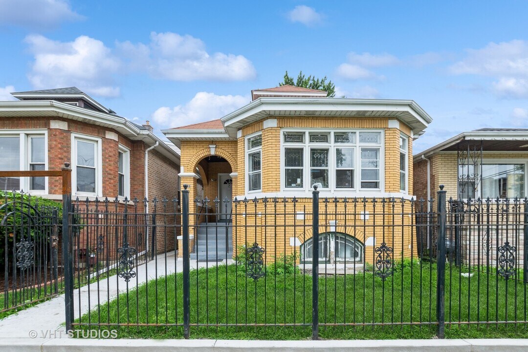 8718 S Marshfield Ave in Chicago, IL - Building Photo