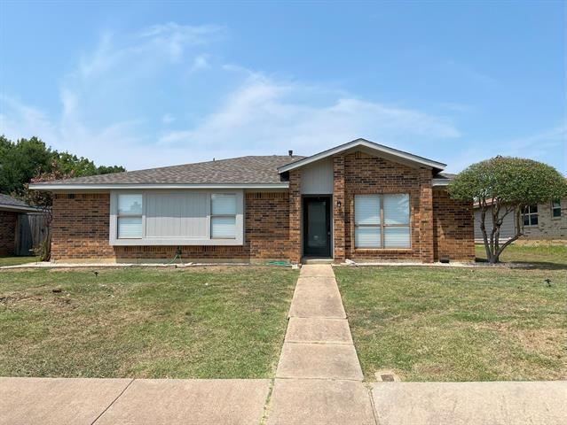 1741 Clarendon Dr in Lewisville, TX - Building Photo - Building Photo
