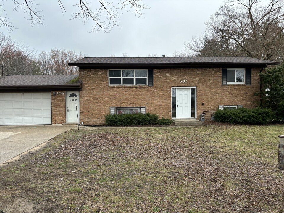 509 136th Ave in Holland, MI - Building Photo