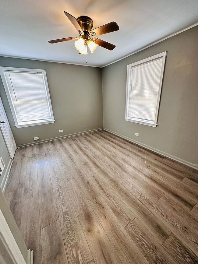 property at 8357 S Hoyne Ave
