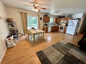 1410 Pembroke Ct in North Pole, AK - Building Photo - Building Photo
