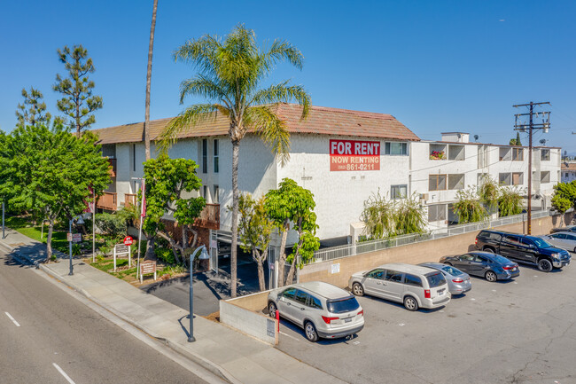 Rancho La Paz Apartments in Downey, CA - Building Photo - Building Photo