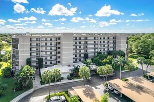 6662 Boca Del Mar Dr in Boca Raton, FL - Building Photo