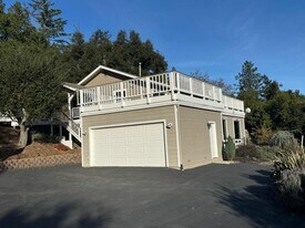 25400 Radonich Rd in Los Gatos, CA - Building Photo