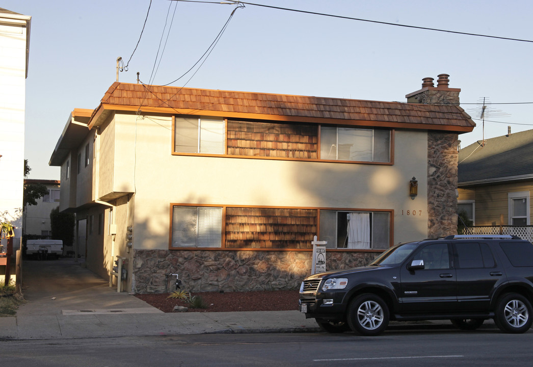 1807 Lincoln Ave in Alameda, CA - Foto de edificio