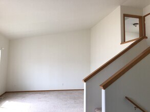 8011 Hudson Dr in Pasco, WA - Building Photo - Building Photo