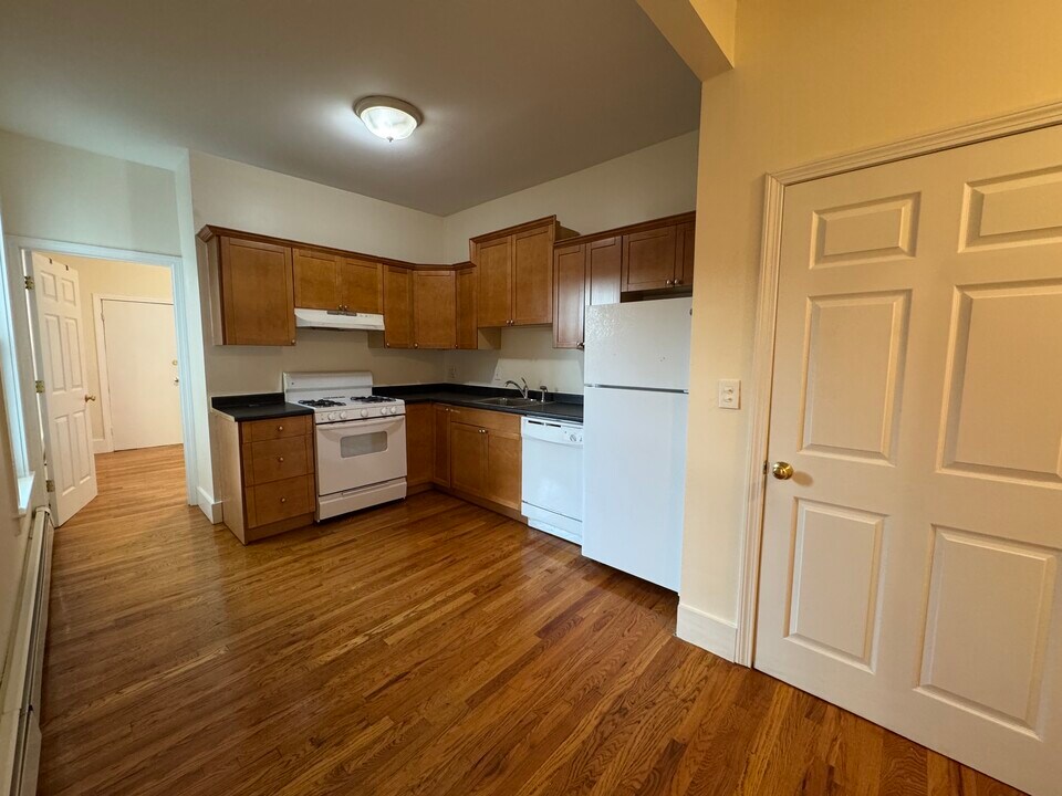 43 Florence St, Unit #3 in Somerville, MA - Building Photo