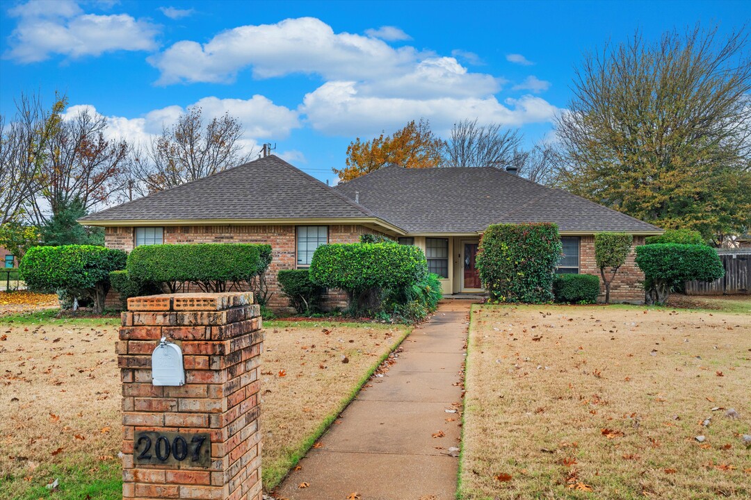 2007 Harwell St in Grapevine, TX - Building Photo