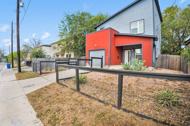 121 Alabama St in San Antonio, TX - Building Photo - Building Photo