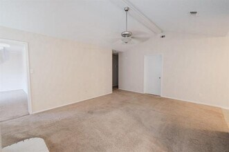 10216 Lone Eagle Ct in Fort Worth, TX - Building Photo - Building Photo