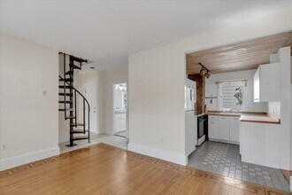 325 Western Ave, Unit 2 in Cambridge, MA - Building Photo - Building Photo