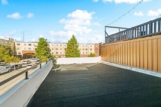 1725 Robert C. Blakes Sr. Dr in New Orleans, LA - Building Photo - Building Photo