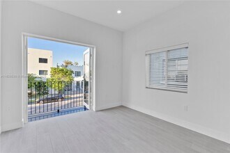 1786 SW 9th St in Miami, FL - Building Photo - Building Photo